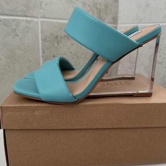 Baby blue heels - Picture 6 of 6